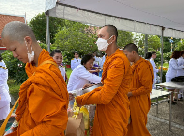 พิธีทำบุญตักบาตรเพื่อถวายเป็นพระราชกุศล ... พารามิเตอร์รูปภาพ 36
